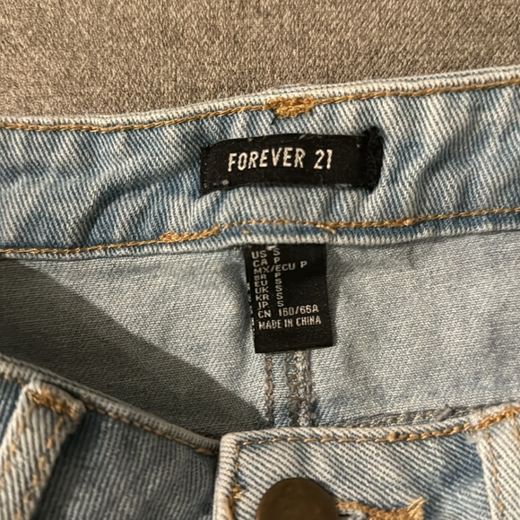 Jean Skirt - Picture 2 of 3